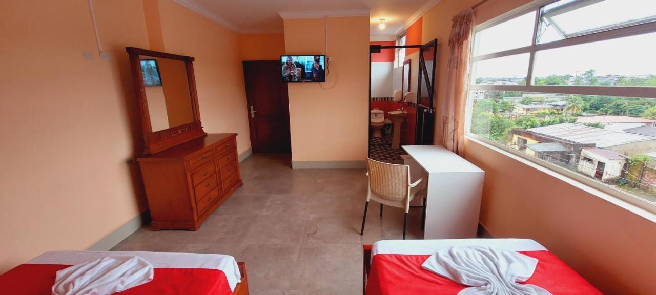 Hotel Platinum Class Nueva Loja Exterior foto