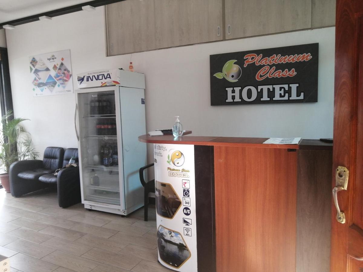 Hotel Platinum Class Nueva Loja Exterior foto