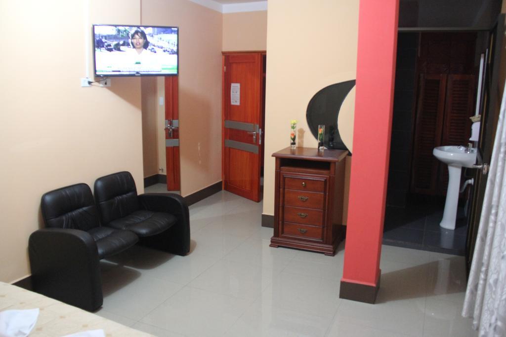 Hotel Platinum Class Nueva Loja Exterior foto