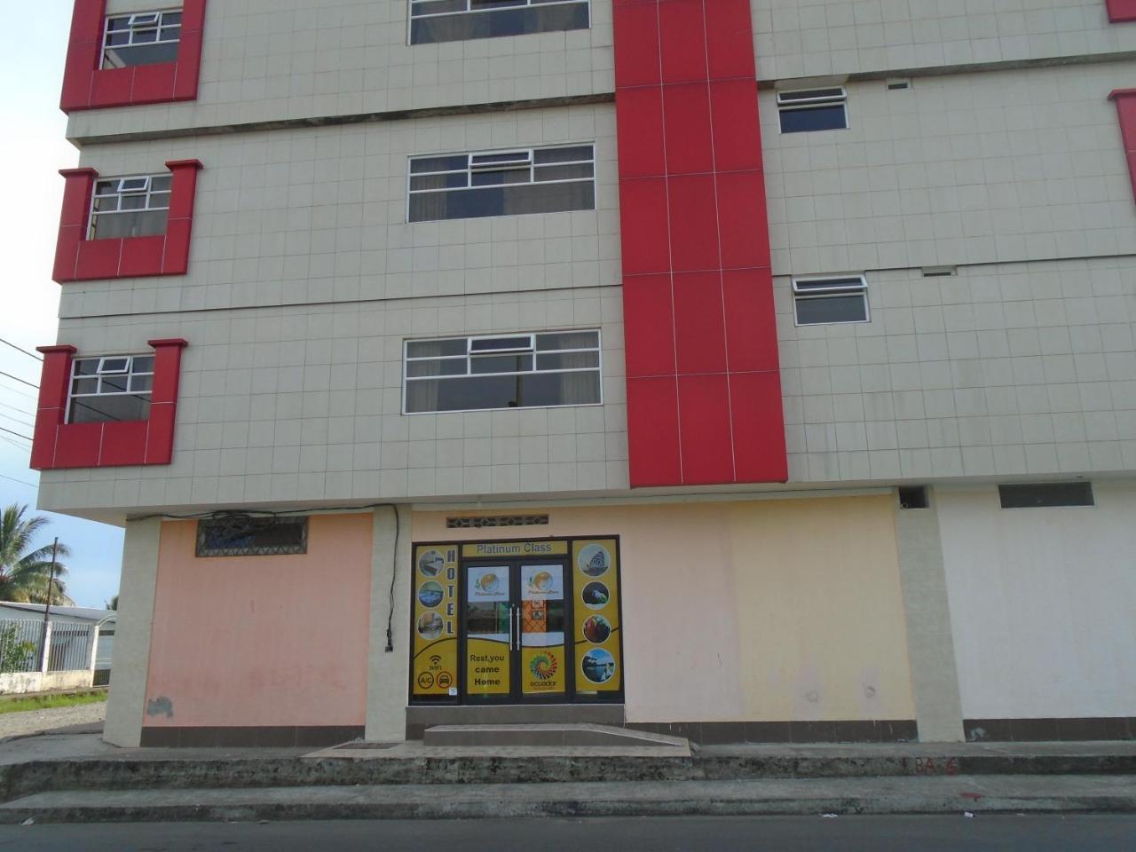 Hotel Platinum Class Nueva Loja Exterior foto